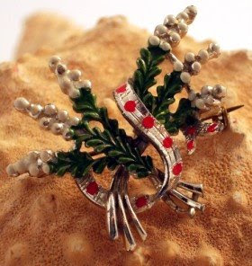 Scottish heather brooch by Exquisite Scottish heather brooch by Exquisite
