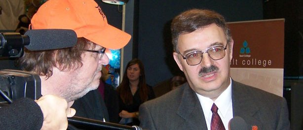 [michaelmoore-saultstemarie-a.jpg]