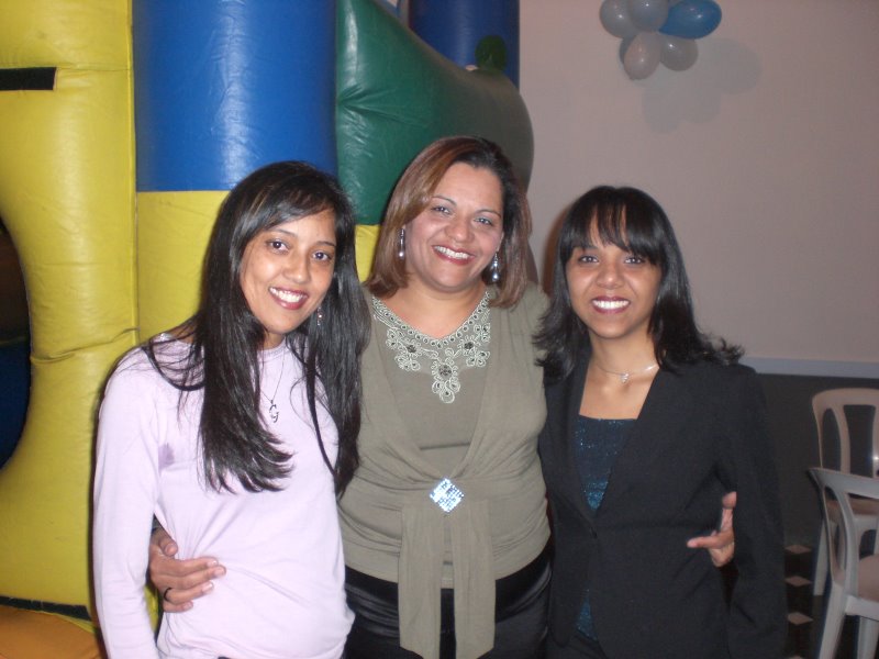 Olha novamente, eu com as minhas irmãs