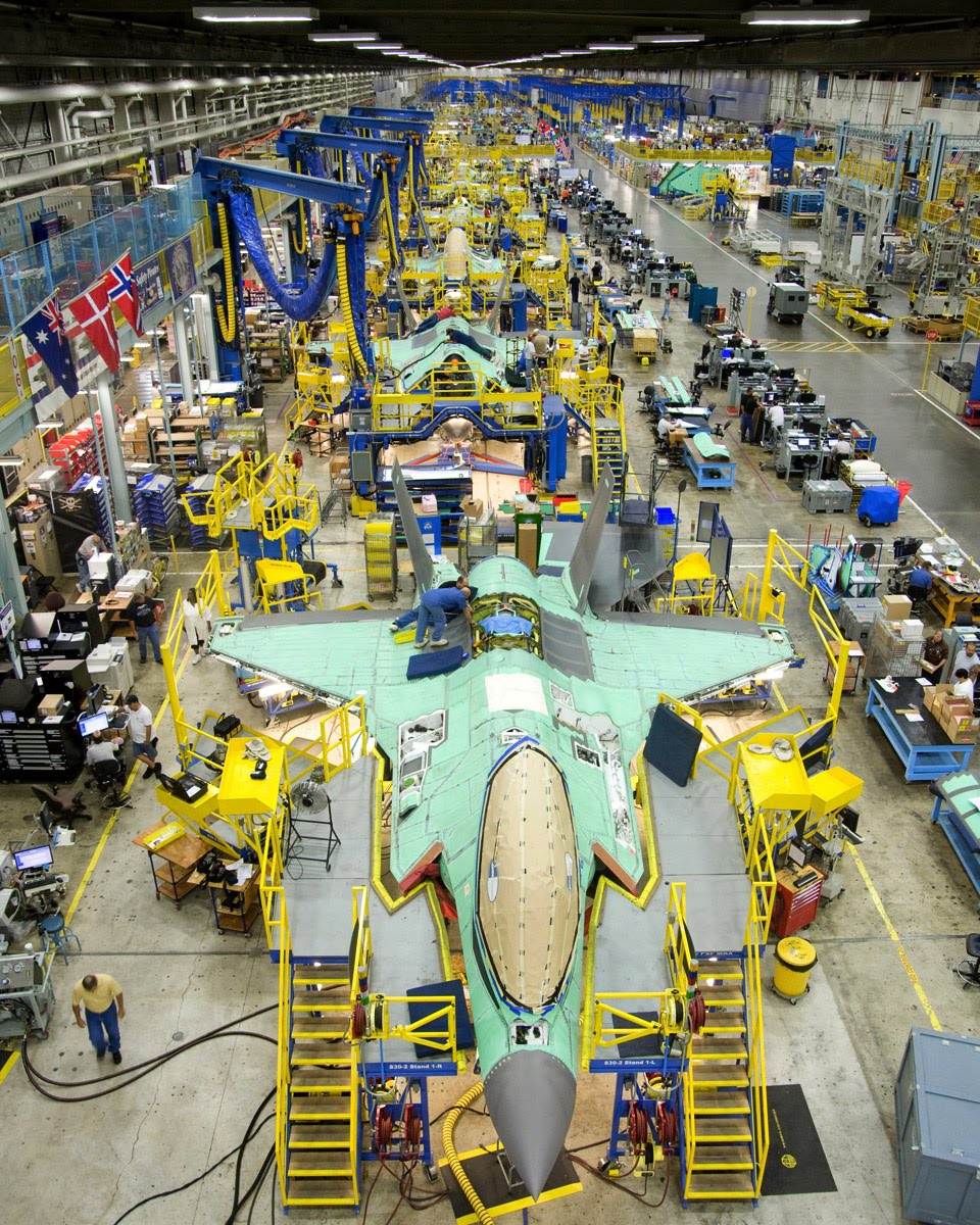 F-35_ProdLine_LockheedMartin.jpg