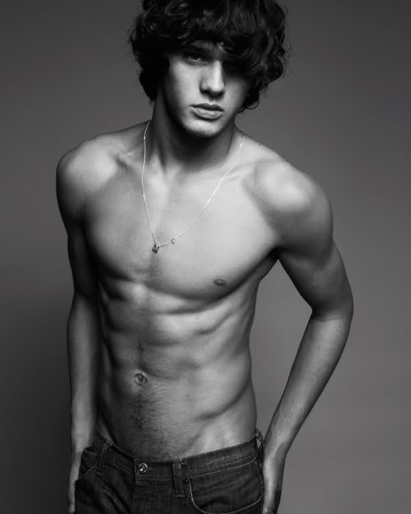 Model Focus Marlon Teixeira Fashionably Fly model-focus-marlon-teixeira-fashionably-fly