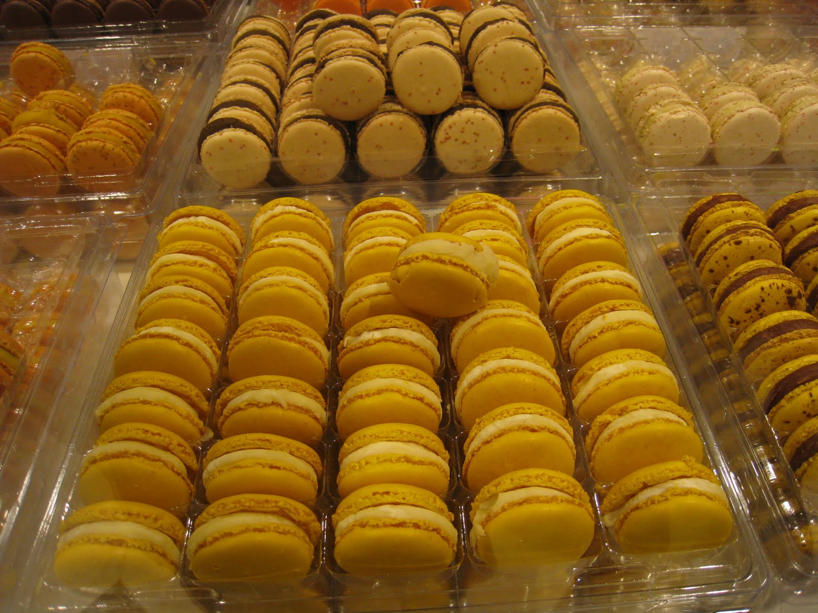 Delicious Delicious Delicious: Pierre Hermé Macarons