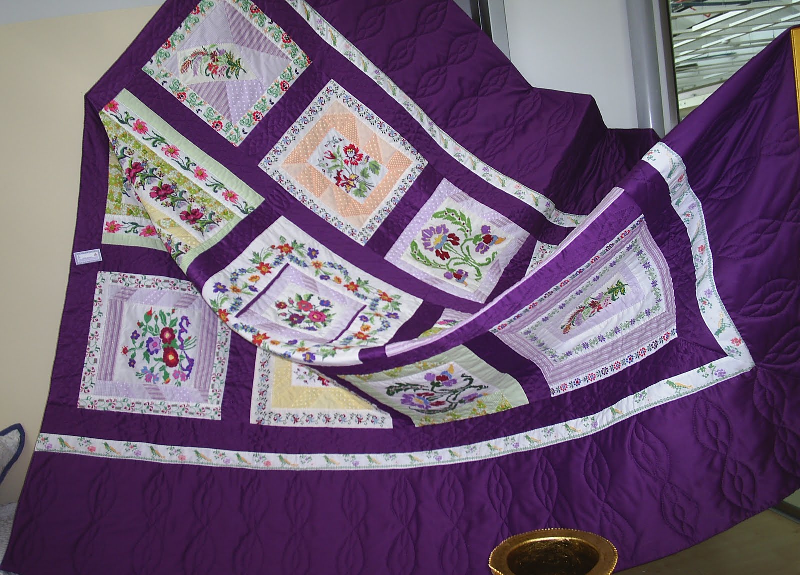 Kirkyama Crazy Patchwork Kanavice Yatak Ortusu Kurdele Nakislari