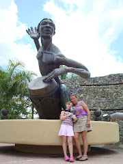 Sculpture by David Aponte Resto in Caguas