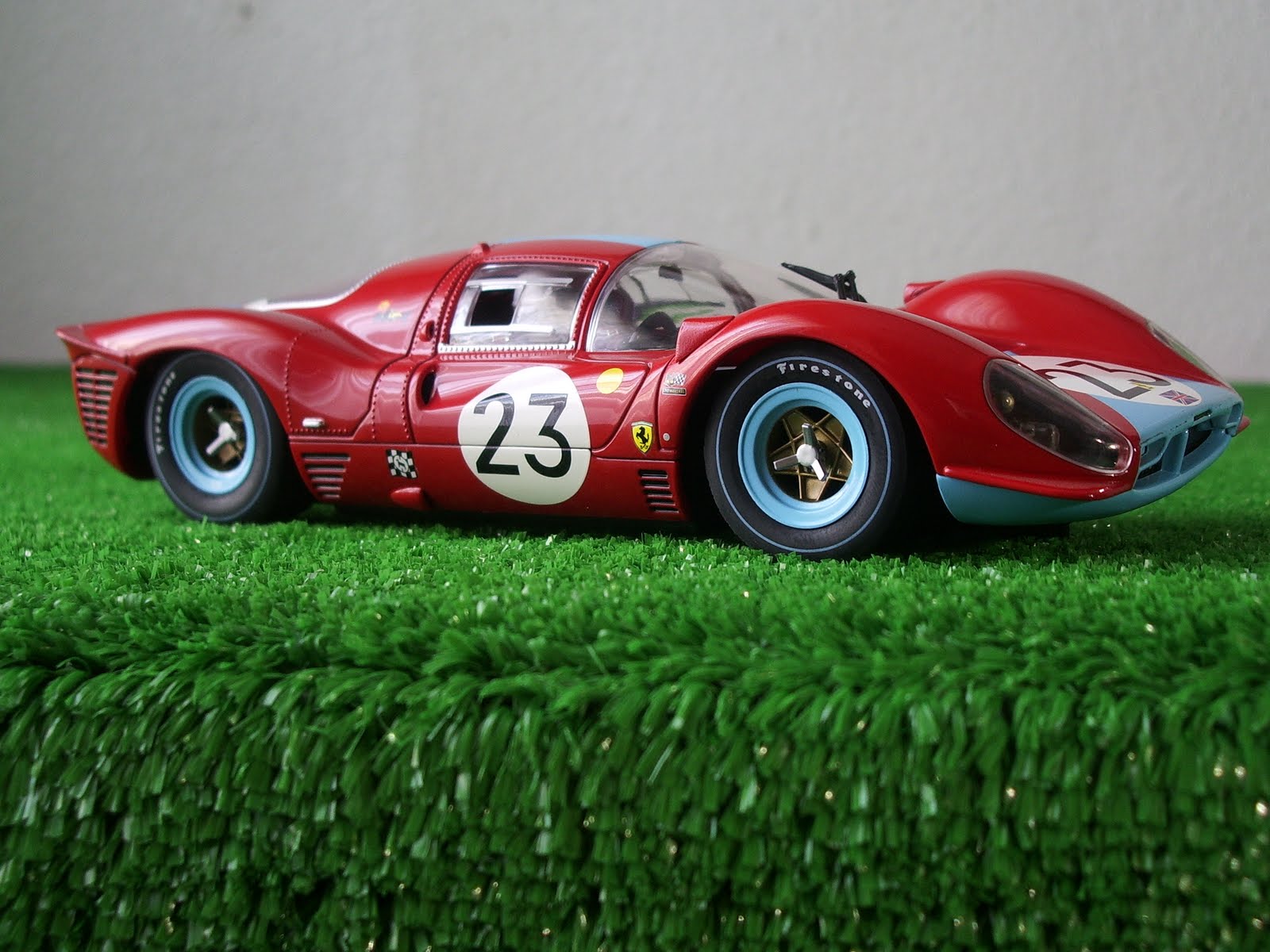 [Ferrari+330+P4+Le+Mans+1967+Carrera+03.JPG]