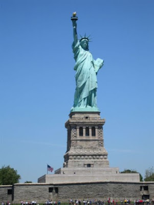 04_8statuy.jpg