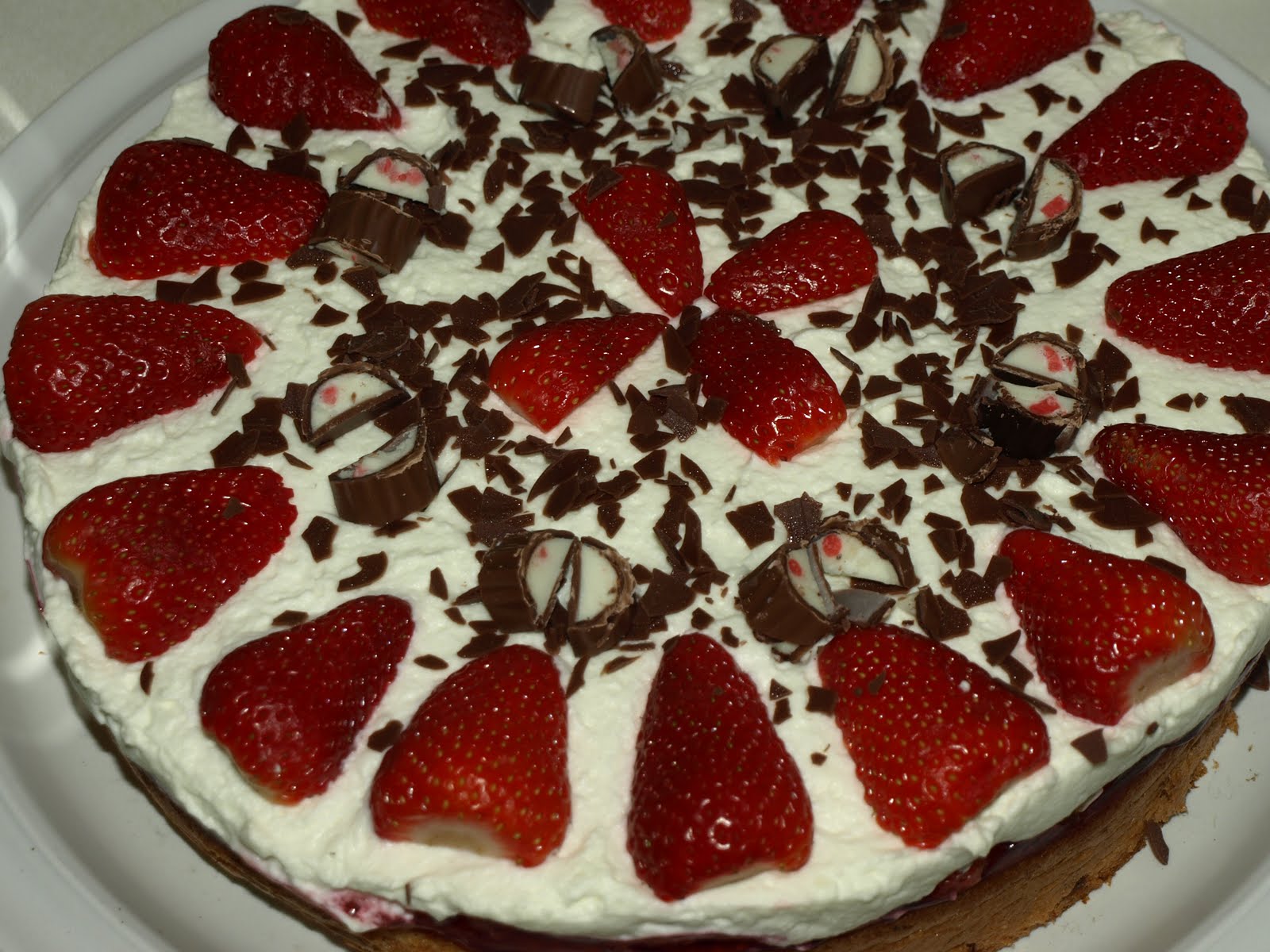 Hauptsache, es schmeckt!: Erdbeer-Yogurette-Torte