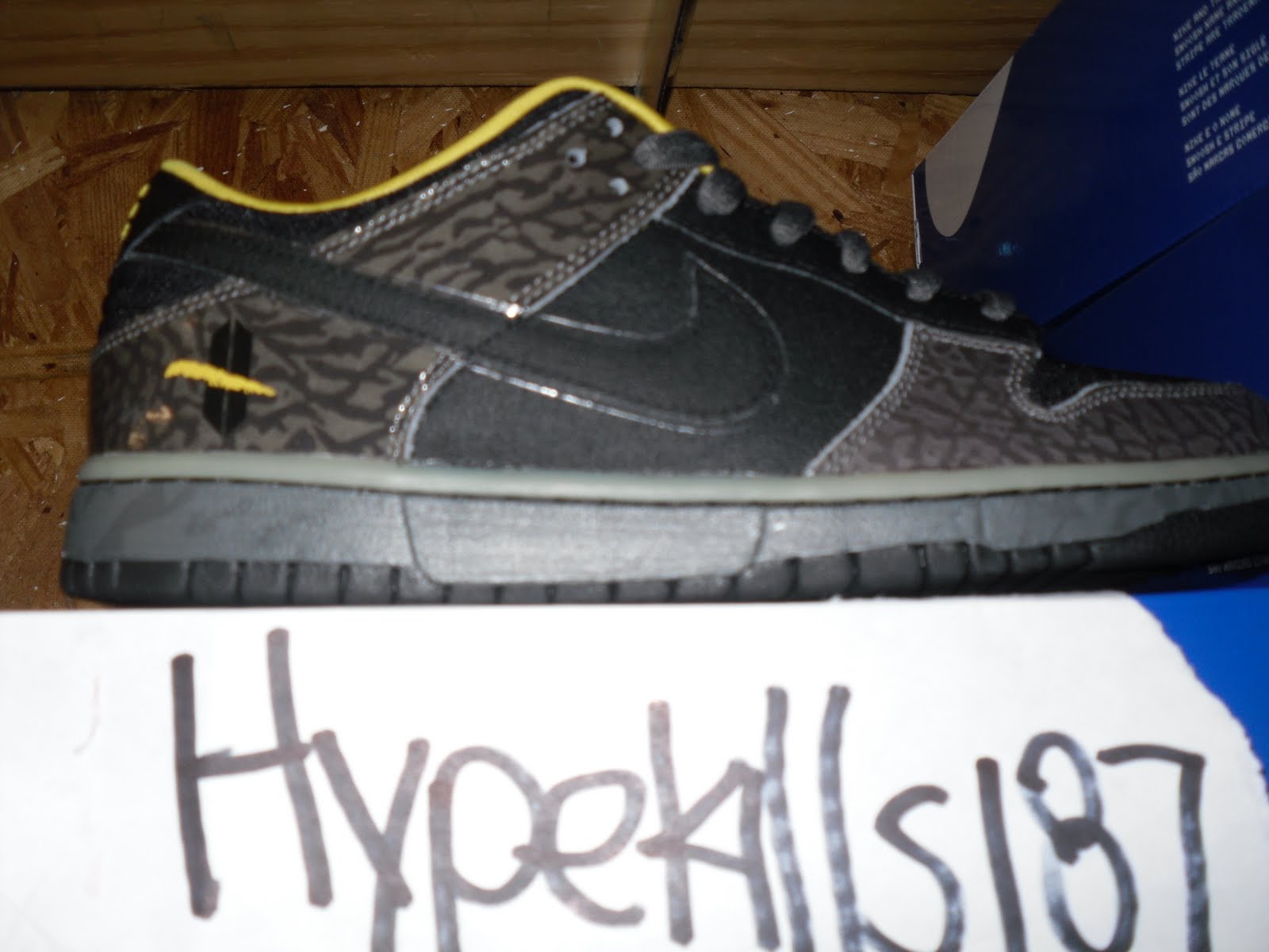 nike sb yellow curb