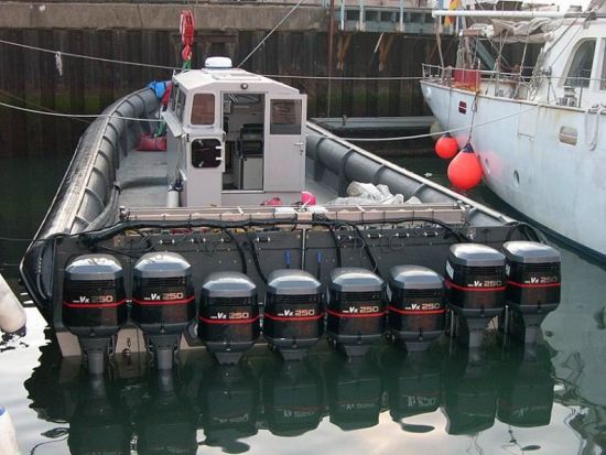 [boat-engines.jpg]
