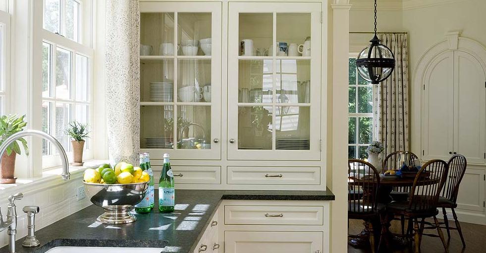 [gorgeous+white+kitchen.jpg]
