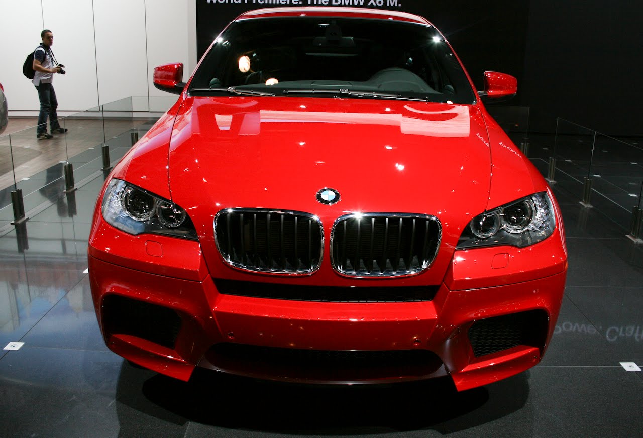 БМВ x6 красная