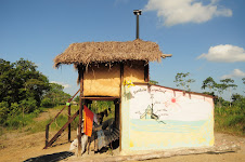 O banheiro seco na terra Apaoka