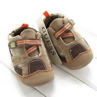 chaussure bebe guess
