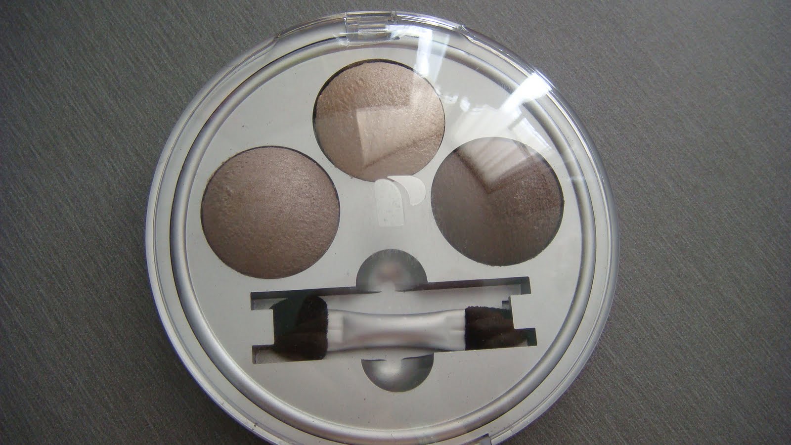 Bao bao s diary physicians formula eyeshadow trio in baked oatmeal 