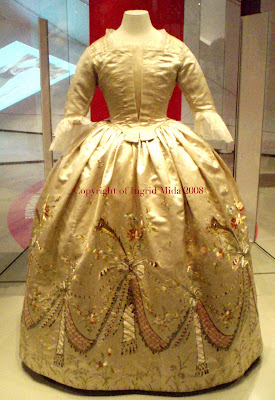 Fashion is My Muse: Marie Antoinette's Dress at the ROM