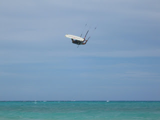 , Busy busy at Coco Beach, Playa Del Carmen Kiteboarding