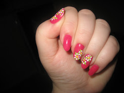 nail daisy designs spring manicure