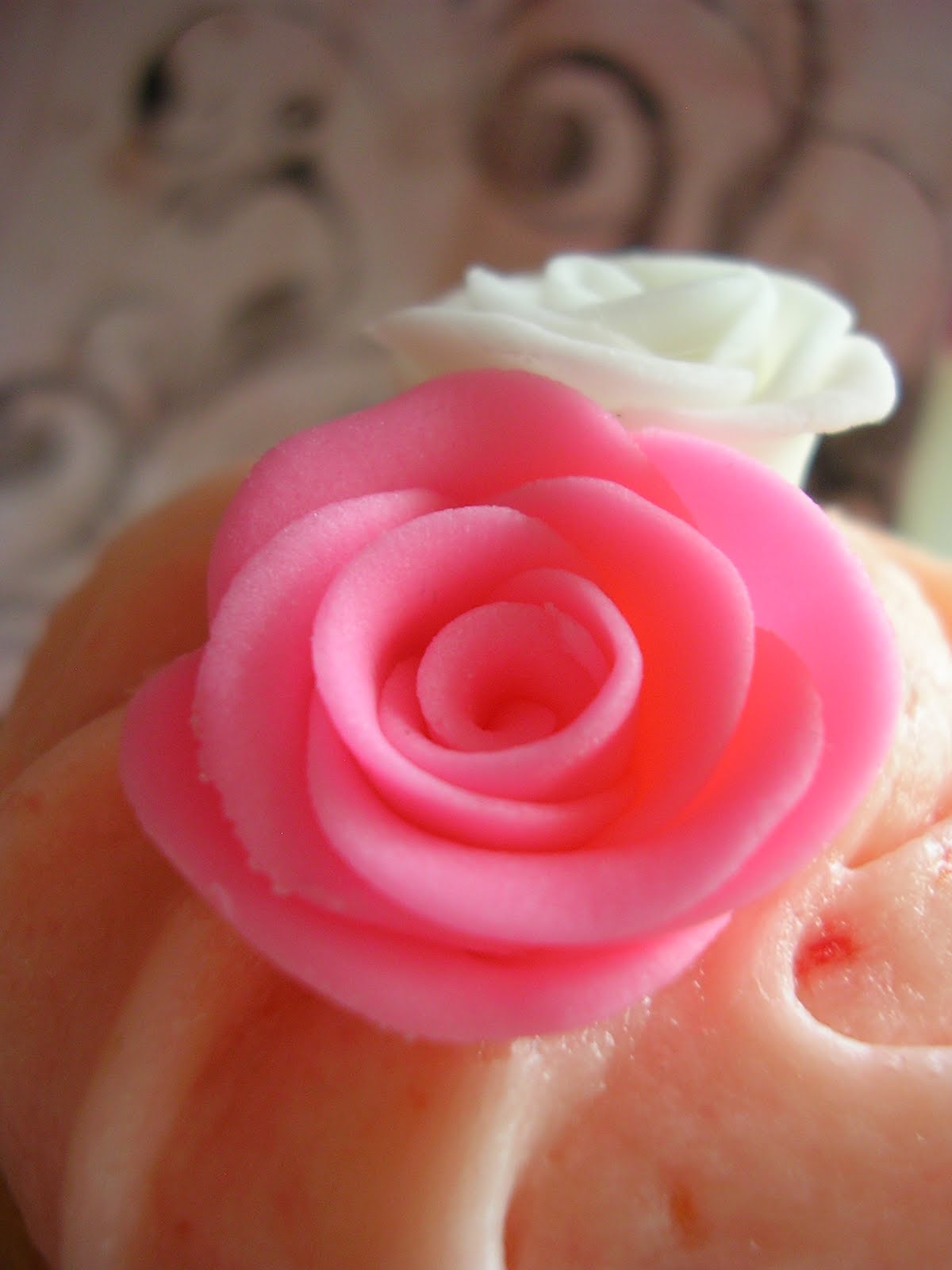The Busty Baker How To Making Fondant Roses