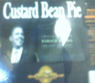 Obamas image on a custard bean pie label
