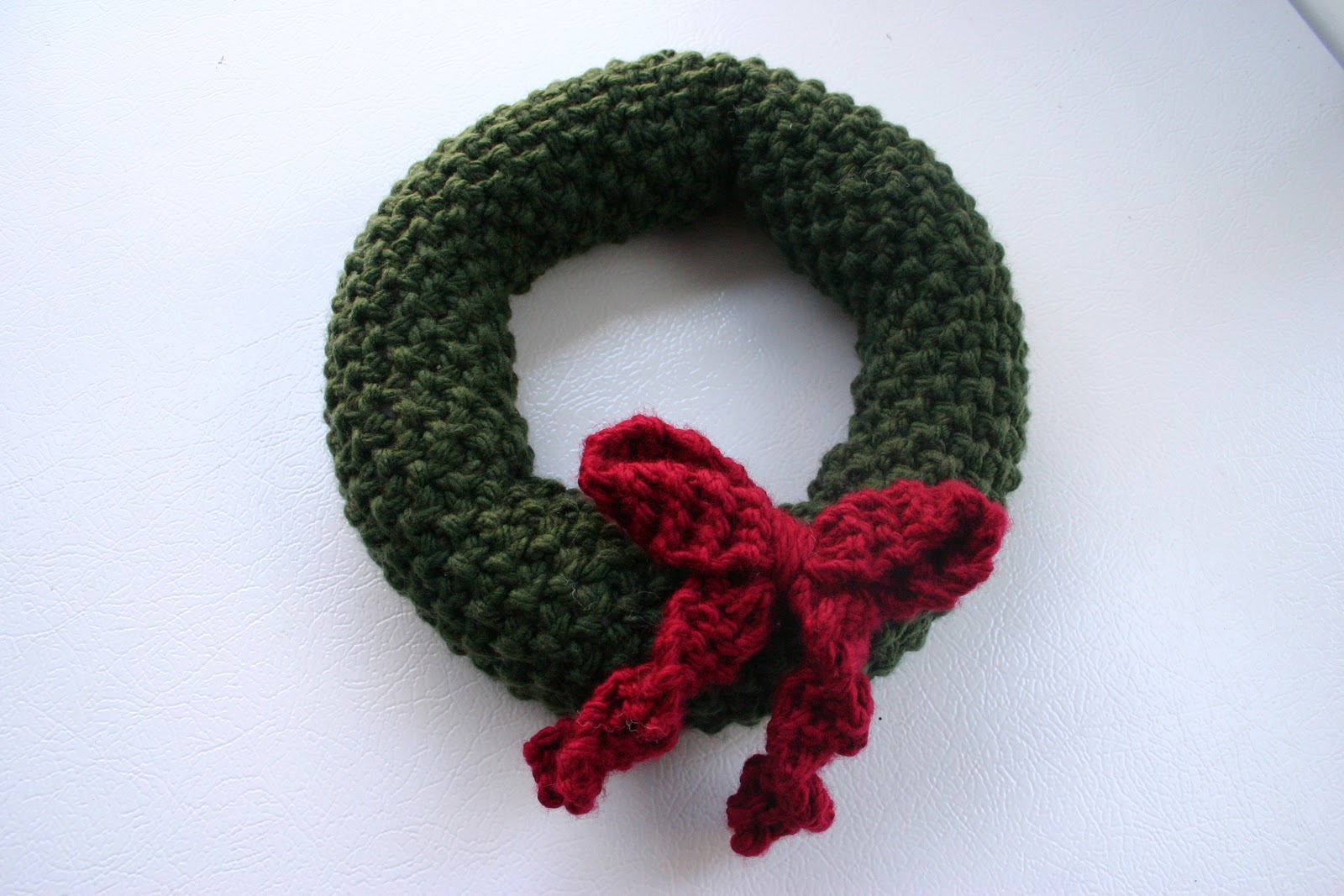 all things fee. where life meets craft Knit Wreath Tutorial