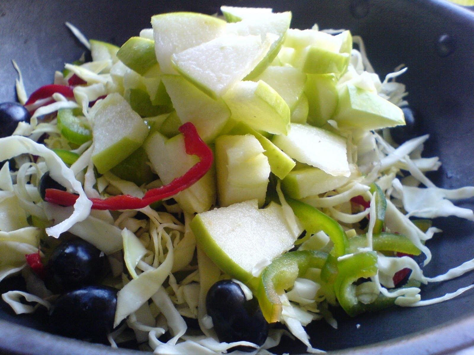 RAWk Me! Apple and Cabbage Salad
