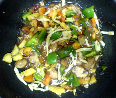 5-Minute Stir Fry with Mushrooms, Peppers, Pineapple, Tomatoes, and Cabbage in a Hoisin Sauce