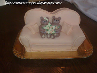 Tort pentru logodna/Engagement sofa cake