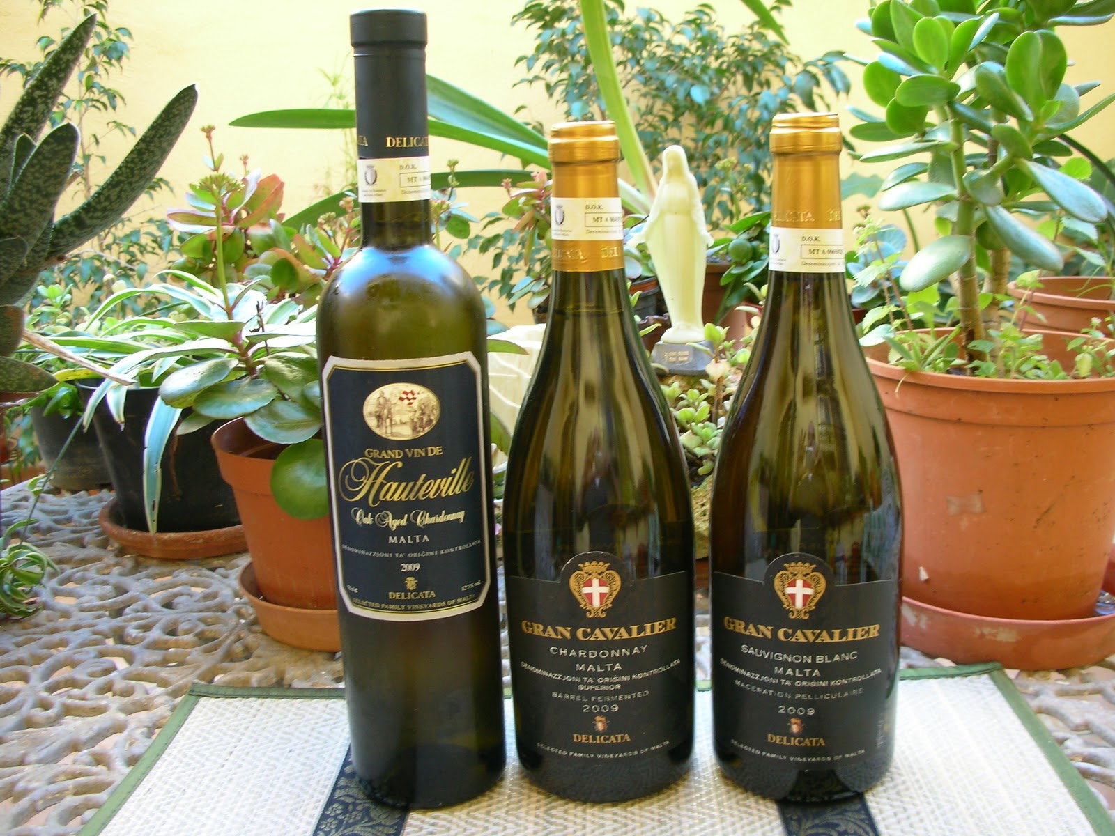 WINEReno Spiteri's Wineopolis. A Taste of MaltaThe White Wines (3).