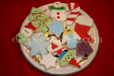Cookie crafting is a bit easier than it appears - it just takes preparing the cookies in steps and layers. It's fun and it's creative, not to mention beautiful, and above all, a delicious recipe!