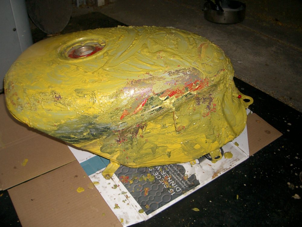 [paint+stripper+on+gas+tank.jpg]
