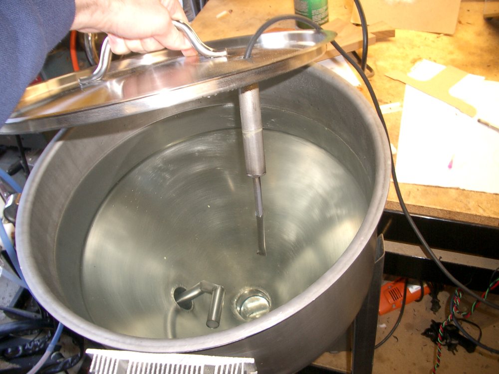 [thermowell+in+tank.jpg]