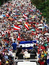 O povo nas ruas contra a ditadura dos golpistas em Honduras