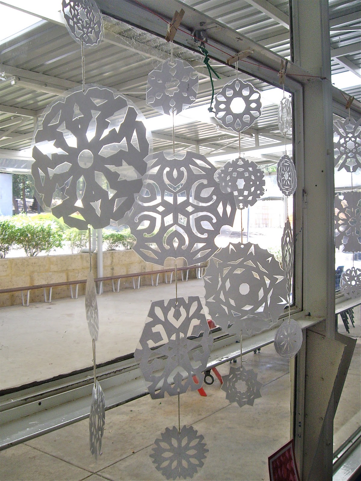 Use Your Coloured Pencils: Snowflake Mobiles