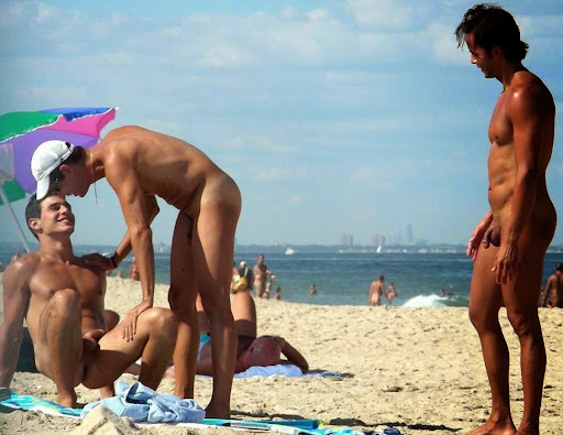 Sportsman Bulge Naked Beach pic