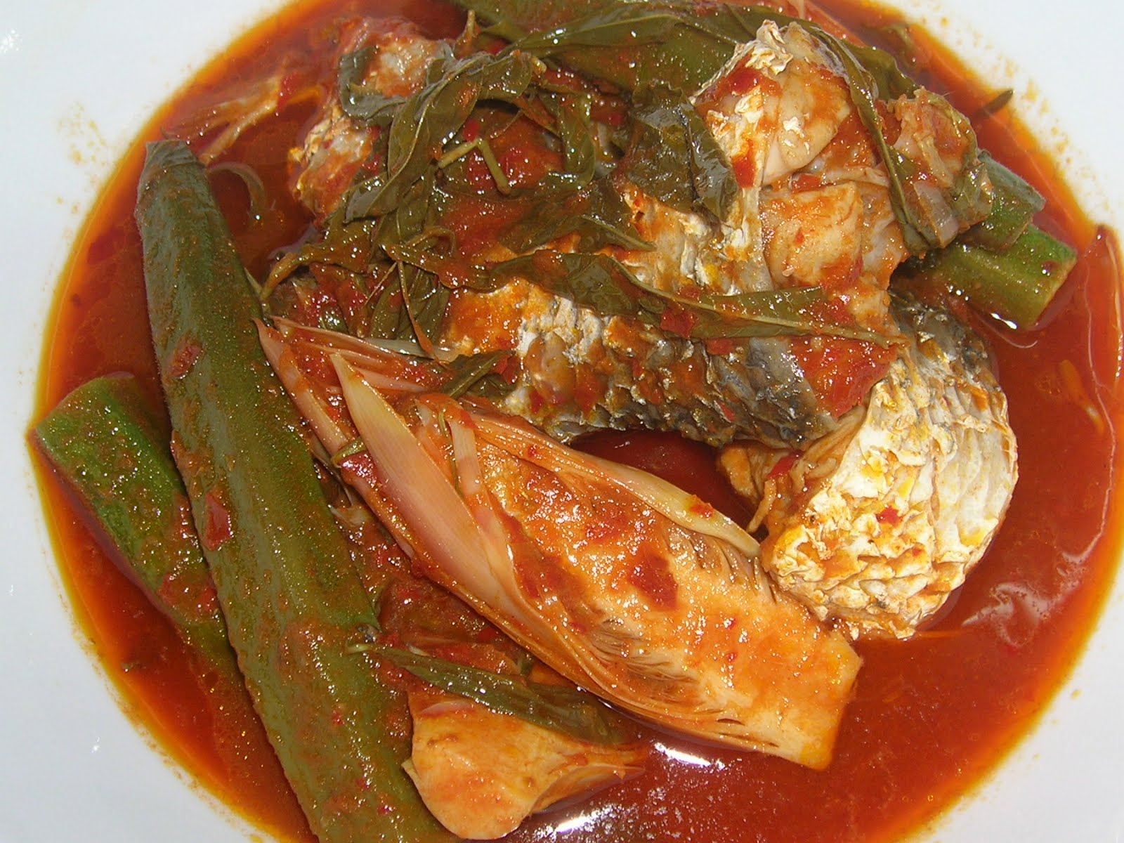 Anis' Diary...  IKAN MASAK ASAM TUMIS