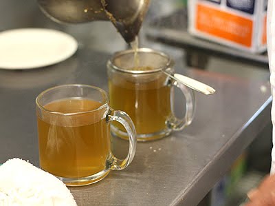 [pouring+tea.jpg]