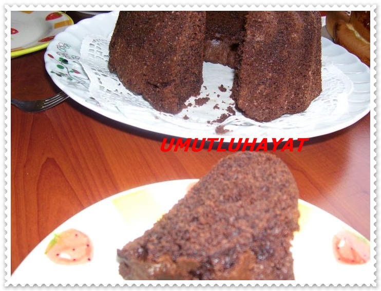 umutluhayat PUDİNGLİ KEK OLDU ÇİKOLATA SOSLU KEK(KESTANE AROMALI)