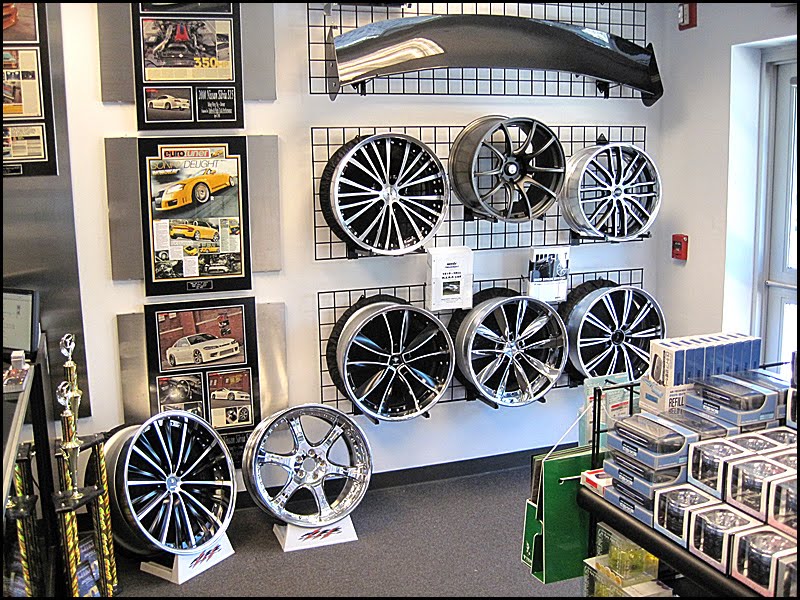 FIZZ EXCLUSIVE Weds Wheels showcase at Fizz Autosports Chicago