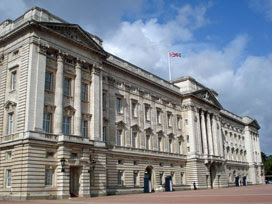 the front of Buckingham Palace