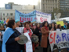 Mujeres de Libres del Sur apoyando las retenciones