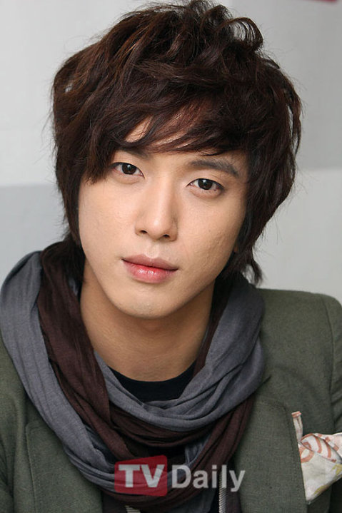 rdeaasaraswati: Jung Yong Hwa