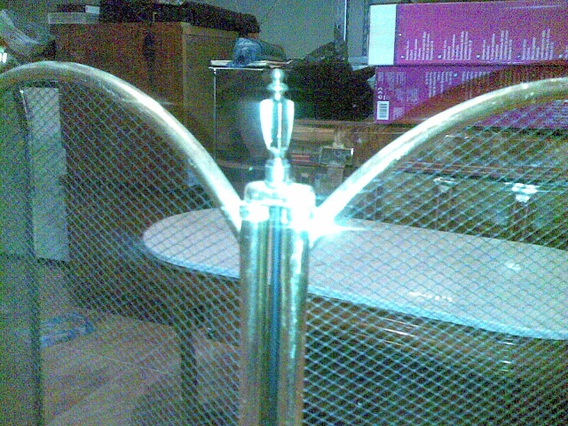 VENTA MOBILIARIO POR TRASLADO URGENTE: PROTECTOR CHIMENEA ORNAMENTAL DORADO