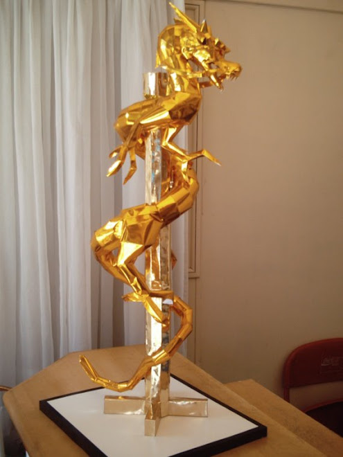 Dragão Dourado 85 cm. de altura