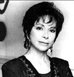 No falta drama en mi vida, me sobra material de circo para escribir... ISABEL ALLENDE