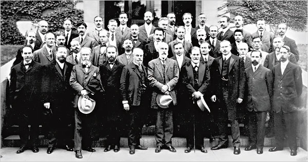 [clark+university+freud+grup+mare.jpg]
