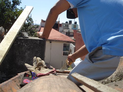 dubrieldice: Cómo arreglar el techo sin caerse