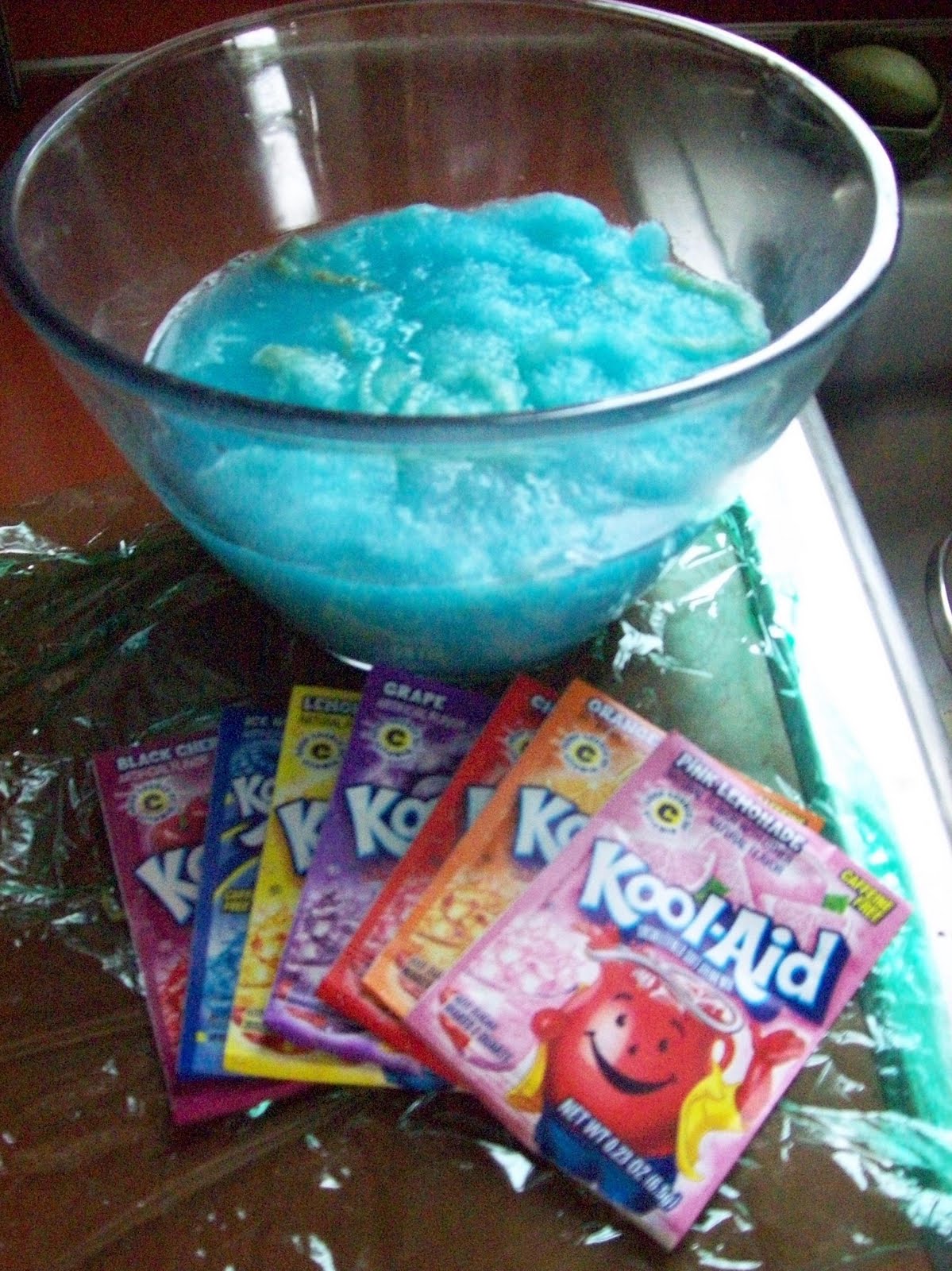 Owl Handmade Dyeing Wool with KoolAid!!!