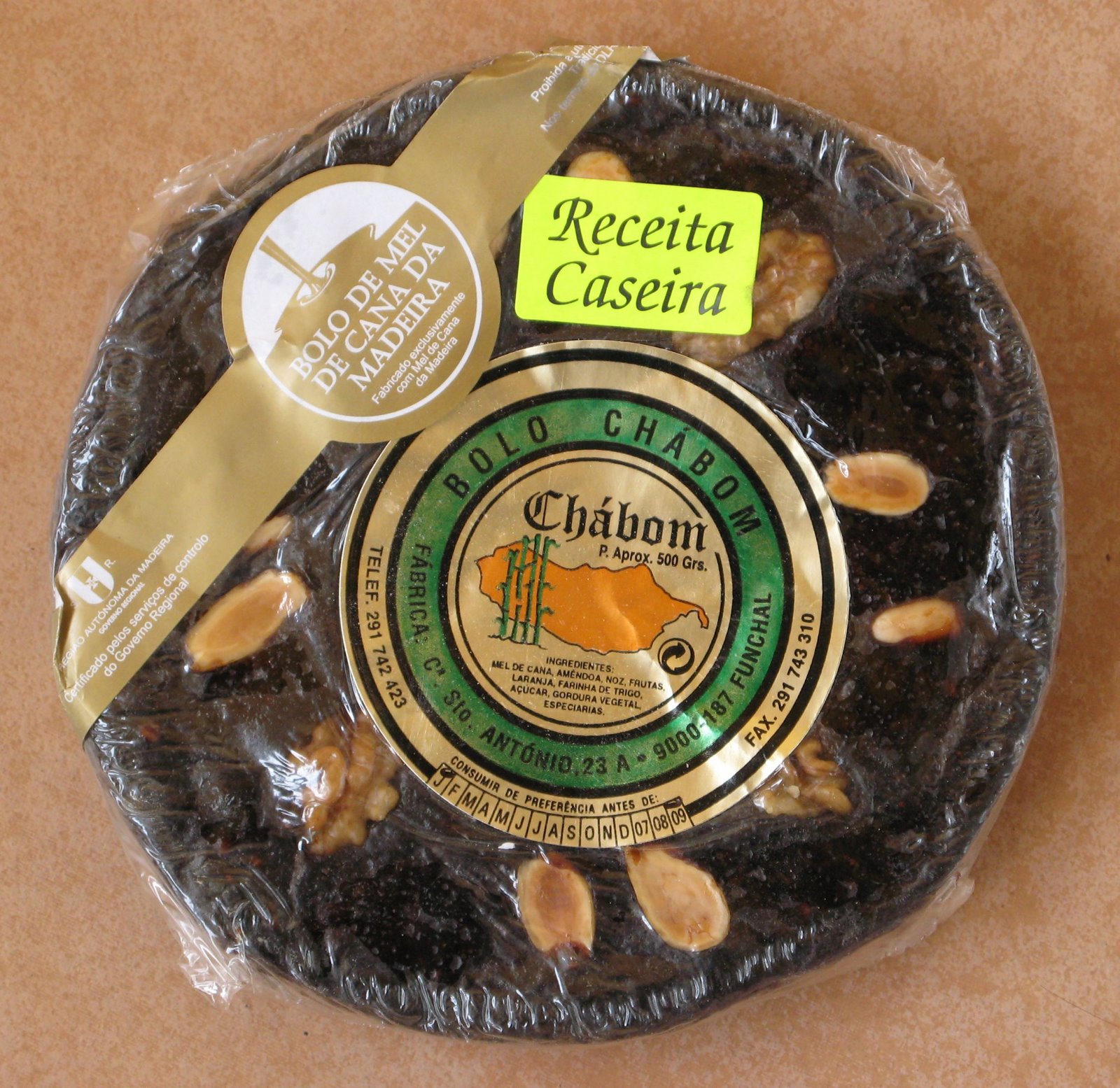 [BoloMadeira02..jpg]