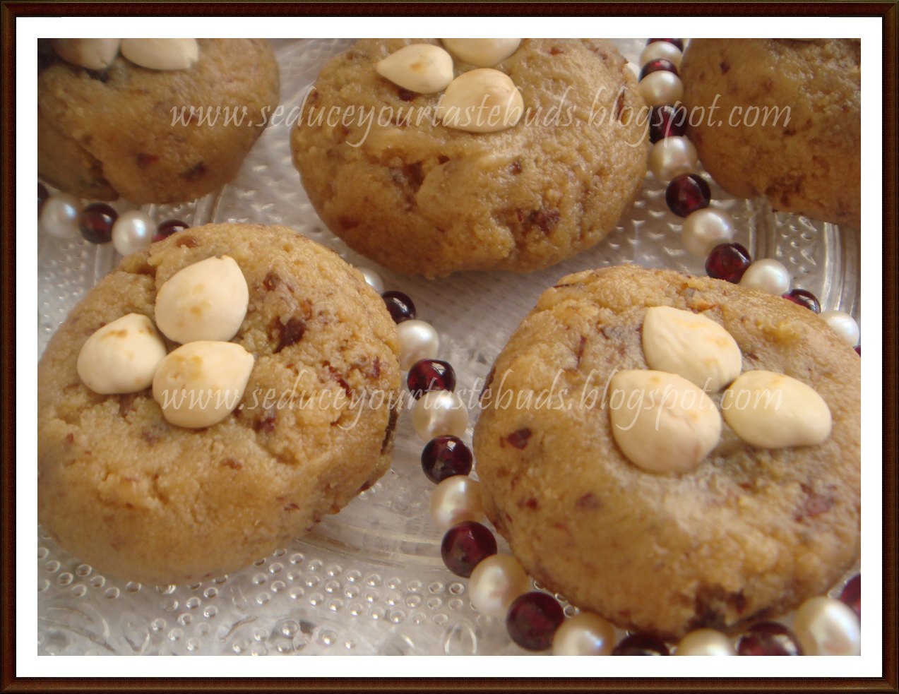 Seduce Your Tastebuds... Microwave Dates Fudge Dates Peda Ringing