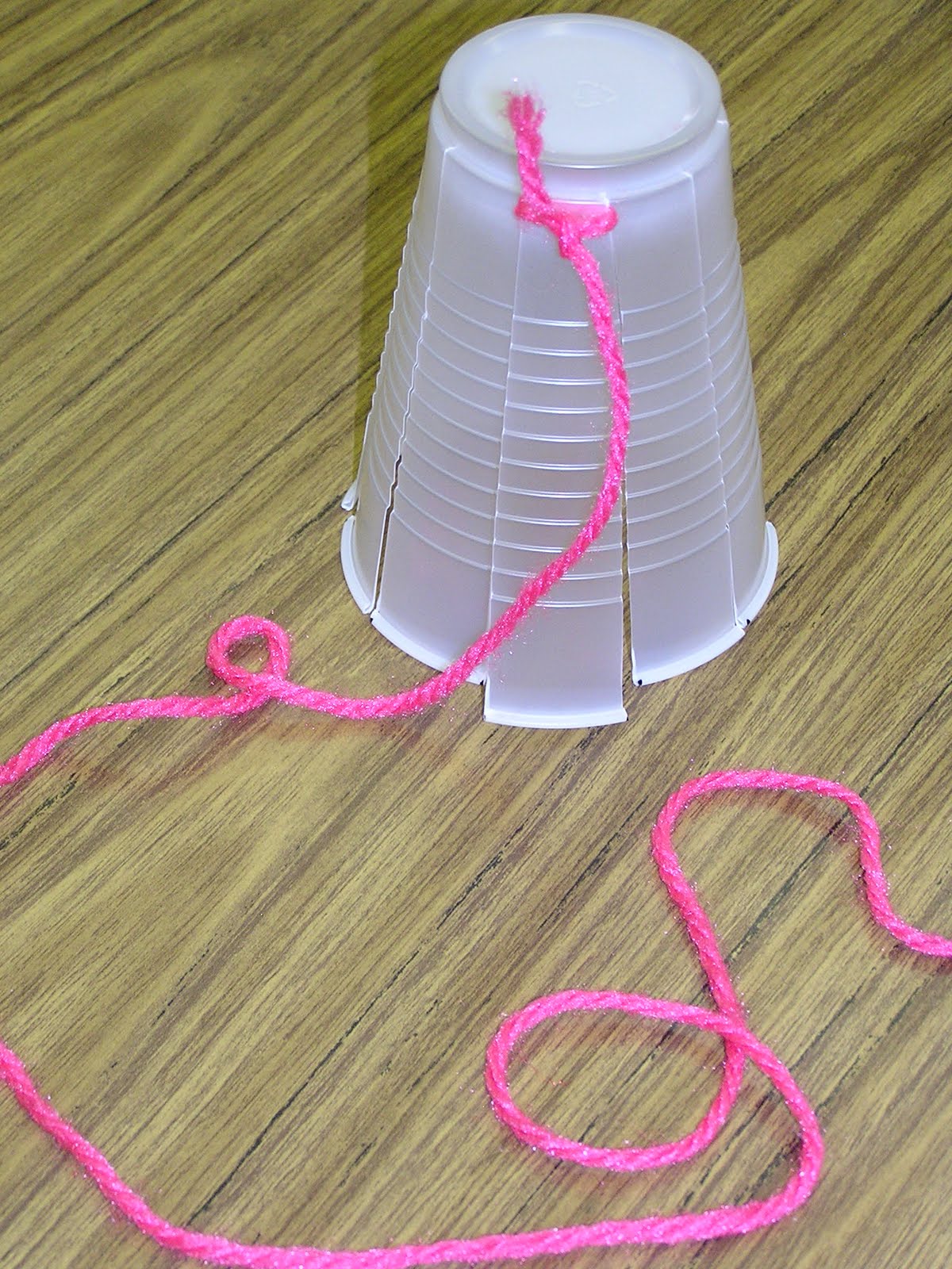 B Art Z Elementary Art Cup Weaving